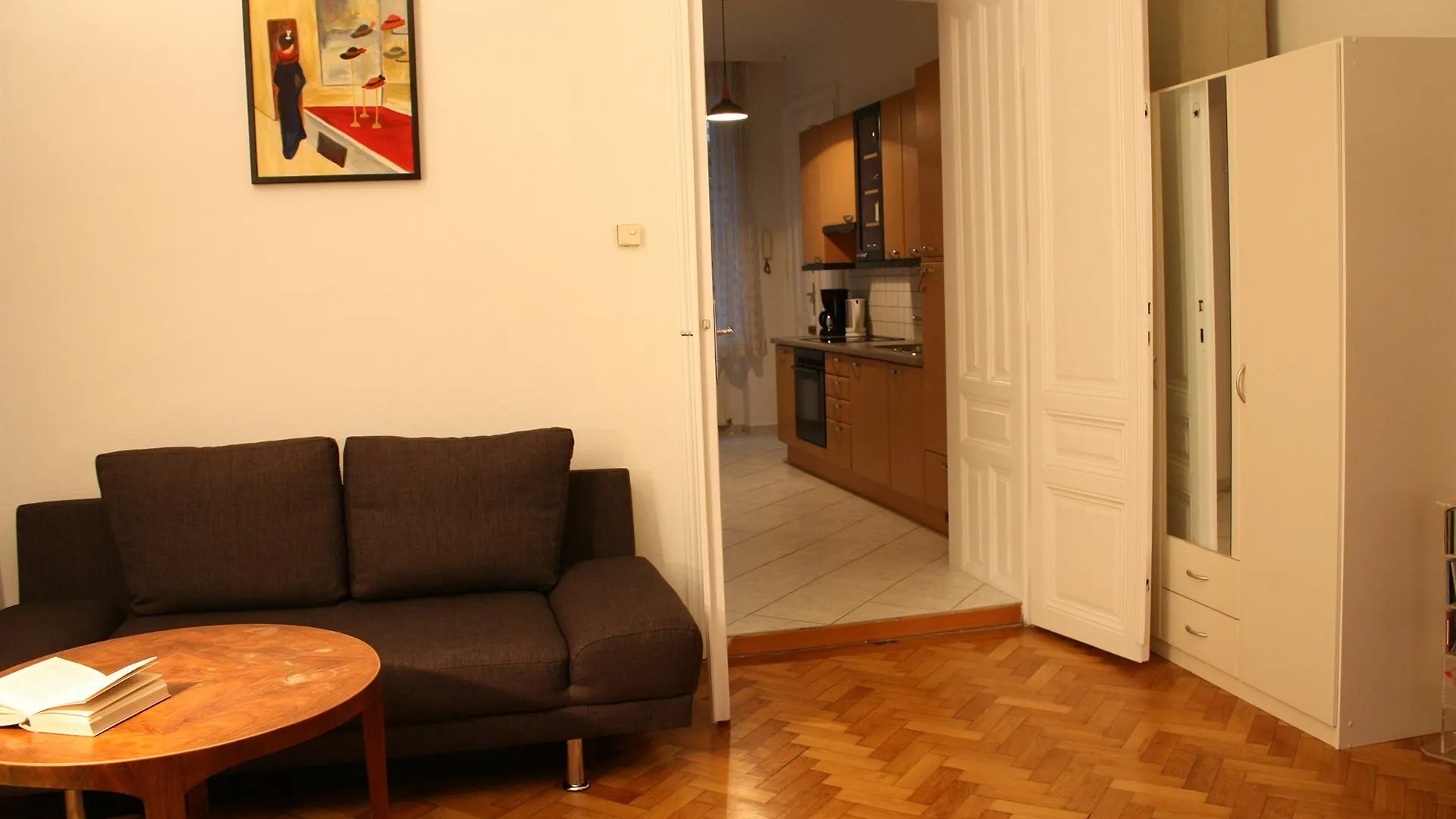 Govienna Homelike City Apartment