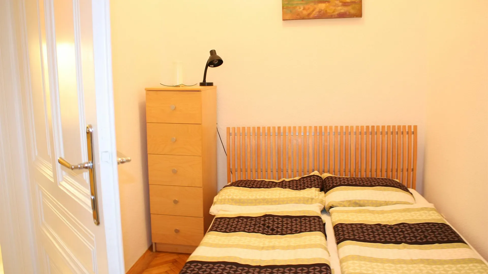 Govienna Homelike City Apartment